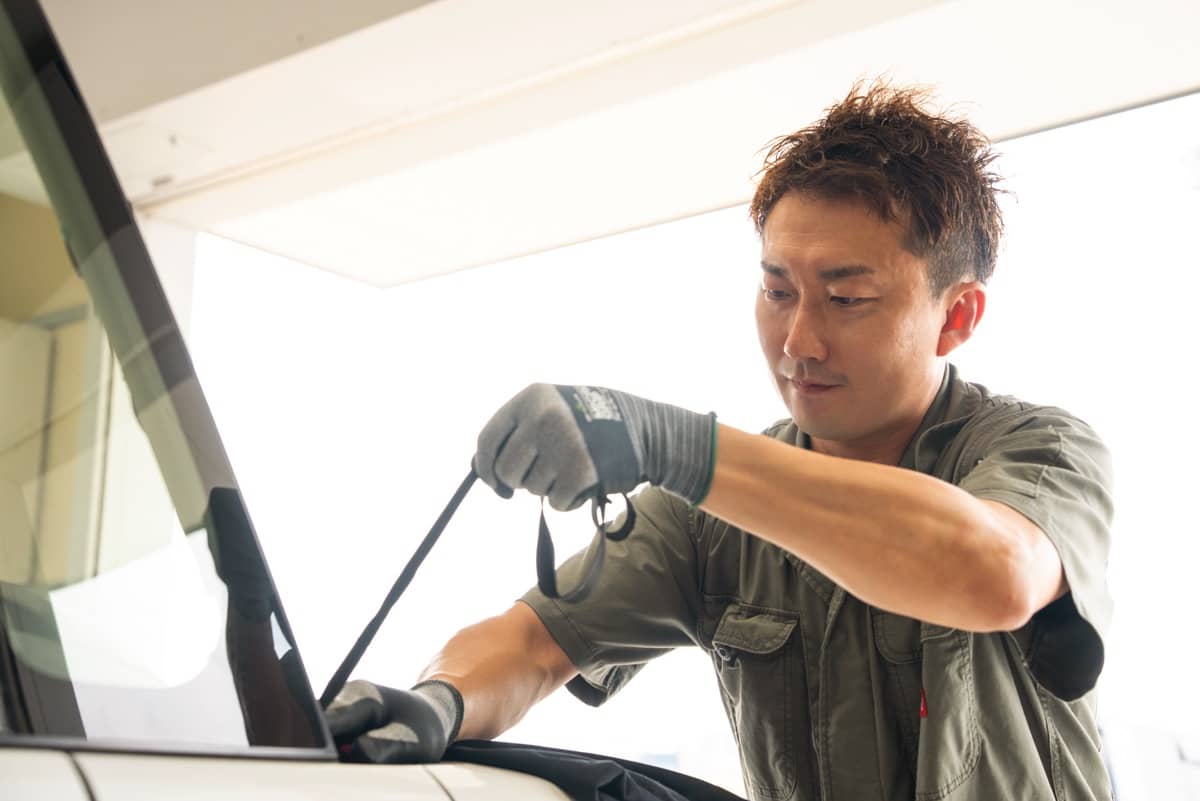 自動車ガラス修理
